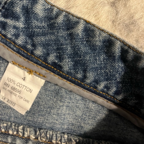 Vintage DKNY Denim High Wasted Shorts 4 - Picture 8 of 8